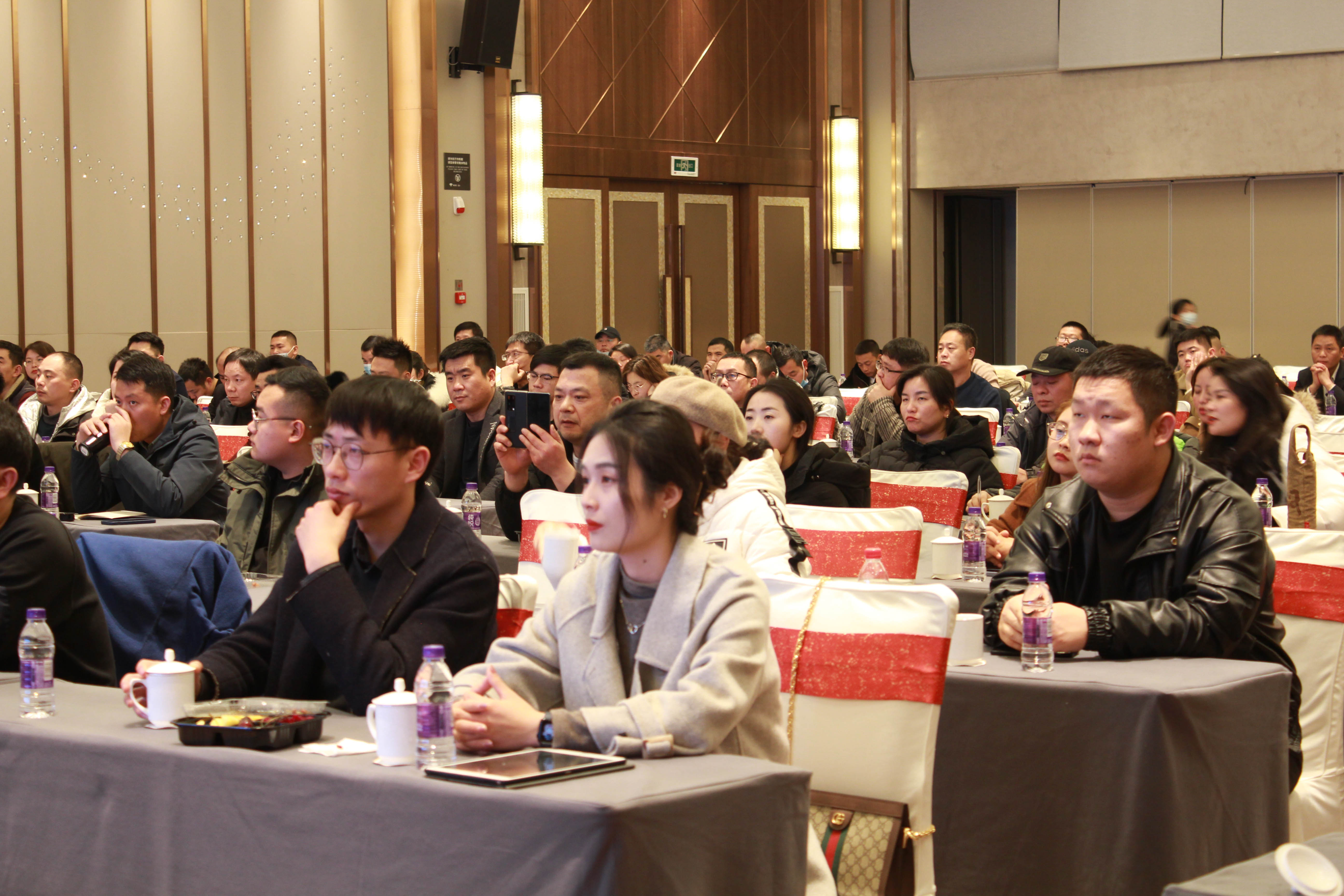 1645160390788608Uel6.jpg IMG_3334.JPG